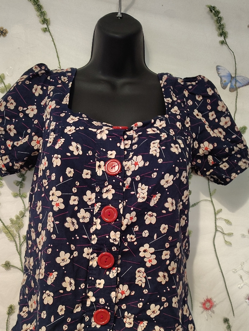 Forever Vintage Navy Floral Button-Front Puff Sleeve Top with Red Buttons Y2K